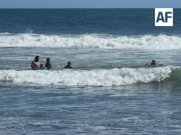 UEPC Colima y PC de Manzanillo y Armería realizan tres rescates acuáticos en playas La Audiencia y Cuyutlán