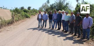 Administración de Indira Vizcaíno rehabilita caminos sacacosechas en comunidades rurales de Armería