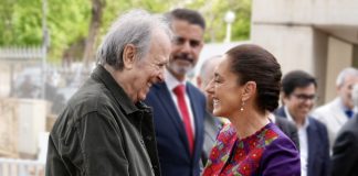 Sheinbaum se encuentra con Serrat en España