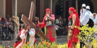 Realizan Viacrucis incluyente en la Casa del Adulto Mayor “La Armonía”