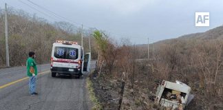 Atienden volcadura en el crucero de Turla, en Ixtlahuacán