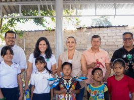 Voluntariado, egresados y Bachillerato 34 llevan juguetes a 360 niñas y niños de albergues cañeros