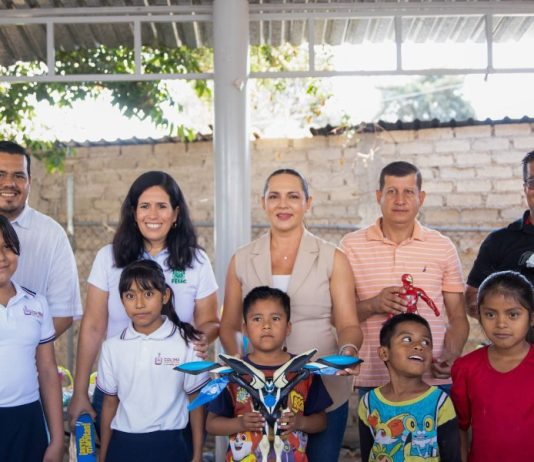 Voluntariado, egresados y Bachillerato 34 llevan juguetes a 360 niñas y niños de albergues cañeros