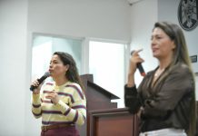 Creadoras de la empresa María Amores dictan conferencia a estudiantes de Mercadotecnia y Ciencias de la Educación