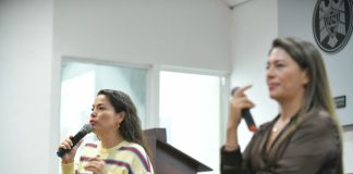 Creadoras de la empresa María Amores dictan conferencia a estudiantes de Mercadotecnia y Ciencias de la Educación