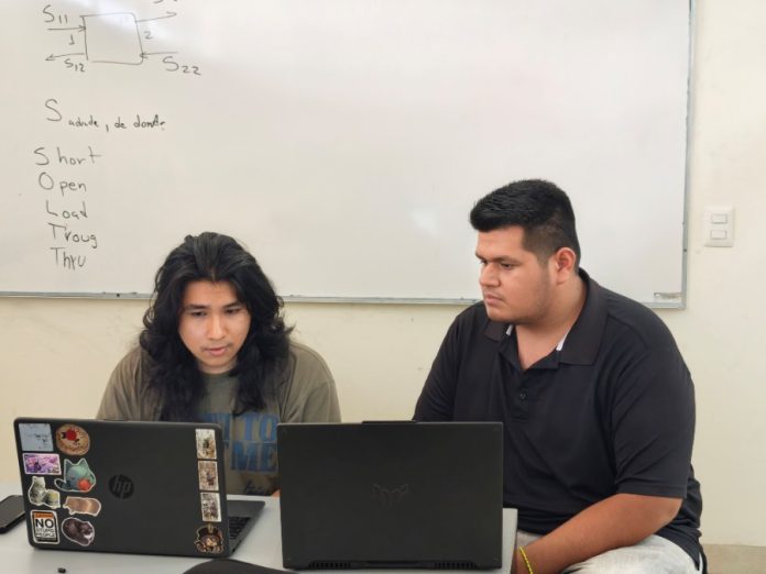 Estudiantes de FIME presentan proyectos en congreso internacional_b