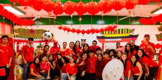 Estudiantes del Bachillerato 4 practican el inglés y habilidades como trabajo en equipo y tolerancia en su International Fair