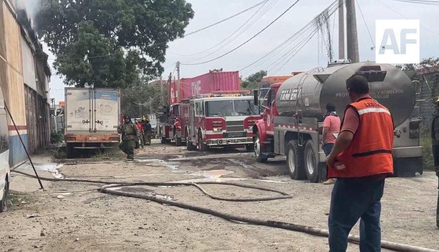 Incendio de bodega en Tapeixtles Manzanillo1