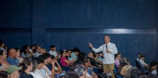 La universidad no reemplaza a la familia: Christian Torres Ortiz