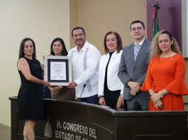 Premia Congreso del Estado trayectoria docente y de investigación en Psicología, de académicas universitarias