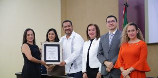 Premia Congreso del Estado trayectoria docente y de investigación en Psicología, de académicas universitarias