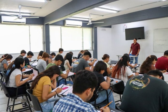 Presentan 5 mil 745 aspirantes a licenciatura el EXANI II_f