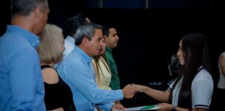 Realiza UdeC primera entrega de microcredenciales, la nueva tendencia para certificar competencias