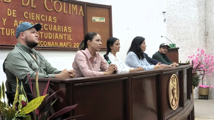 Realizan foro de egresados en la FCBA de Tecomán_a