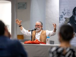 Rinde Colima homenaje al poeta chiapaneco Efraín Bartolomé