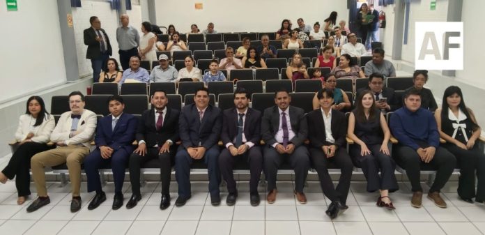 Se titulan 14 egresados de Ingeniería en Sistemas Computacionales_d