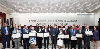 Poder Judicial de Jalisco reconoció a maestras y maestros que dejaron huella en la Justicia