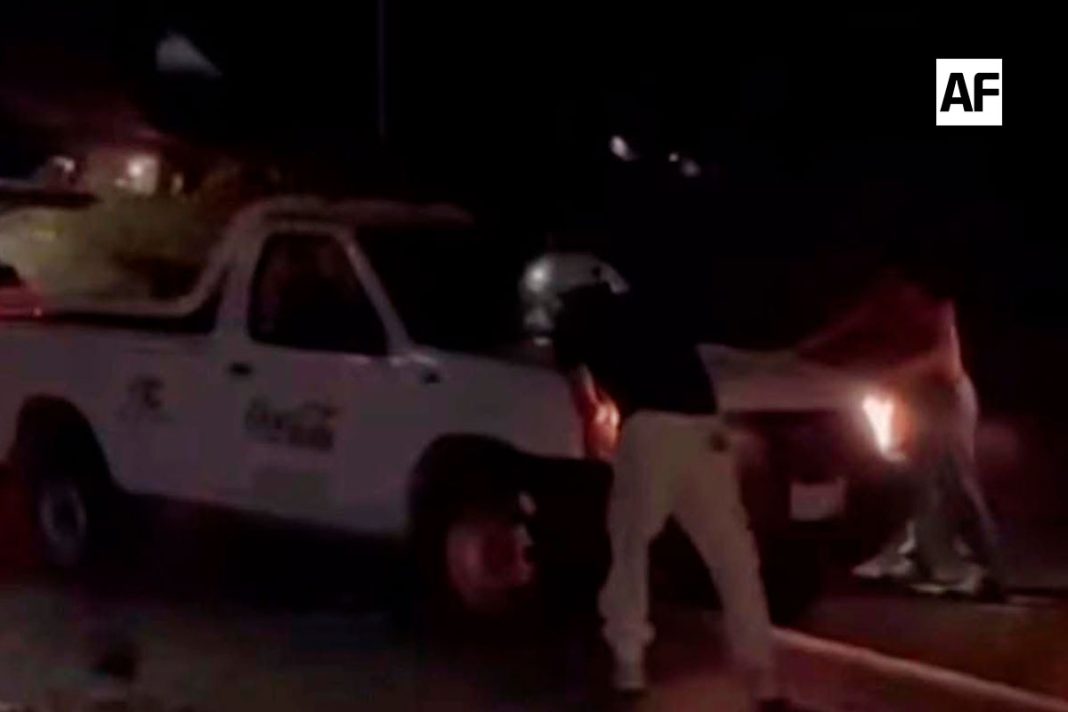 accidente-tolva-manzanillo-camioneta