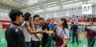 Indira Vizcaíno abanderó a delegación colimense que irá a los Juegos Nacionales de Educación Media Superior