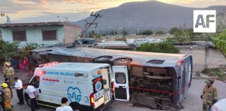 Accidente de autobús deja más de 30 lesionados en Villa Corona, Jalisco