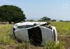 Atienden volcadura en carretera hacia Ocotillo, en Cuauhtémoc