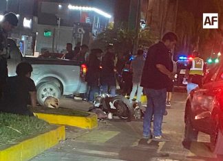 Dos lesionados tras choque de motocicletas en el boulevard de Manzanillo