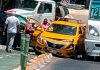 Choque entre urbano y taxi deja un lesionado en acceso a Plaza Manzanillo