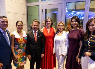 Gobernadora Indira Vizcaíno asiste como invitada a la conmemoración de la Independencia de EEUU