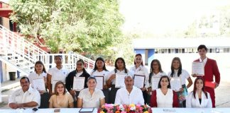 Reconocen a alumnos colimenses del CETis 157 por triunfo nacional en el Desafío Innova HSBC
