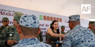 Gobernadora de Colima participó en la entrega de estímulos a personal del Ejército, GN y Seguridad Pública
