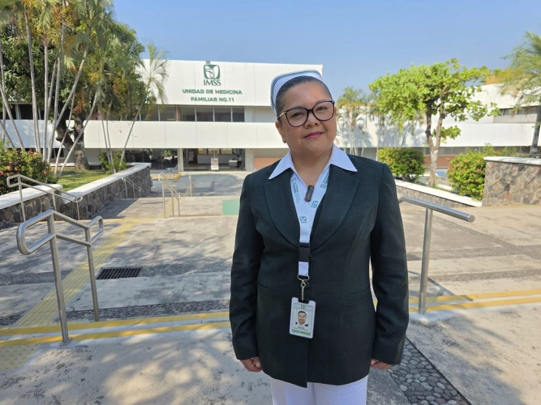 imss colima vacuna enfermera