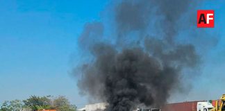 Incendio de tráiler en zona industrial de Jalipa, en Manzanillo, deja cuantiosos daños materiales