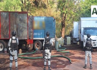 Aseguran 117 mil litros de hidrocarburo y 23 kilos de metanfetamina en operativos en Jalisco