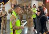Marina detiene a pasajera con arma de fuego y cartuchos en el AICM