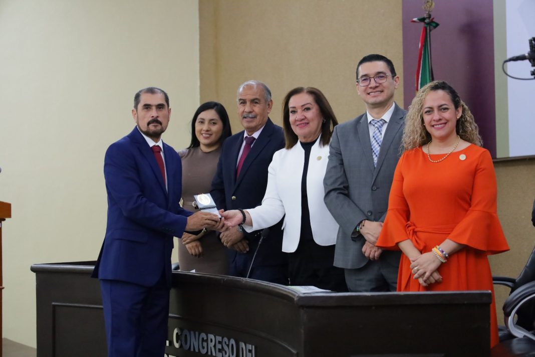 profesores galardonados contreso colima 10
