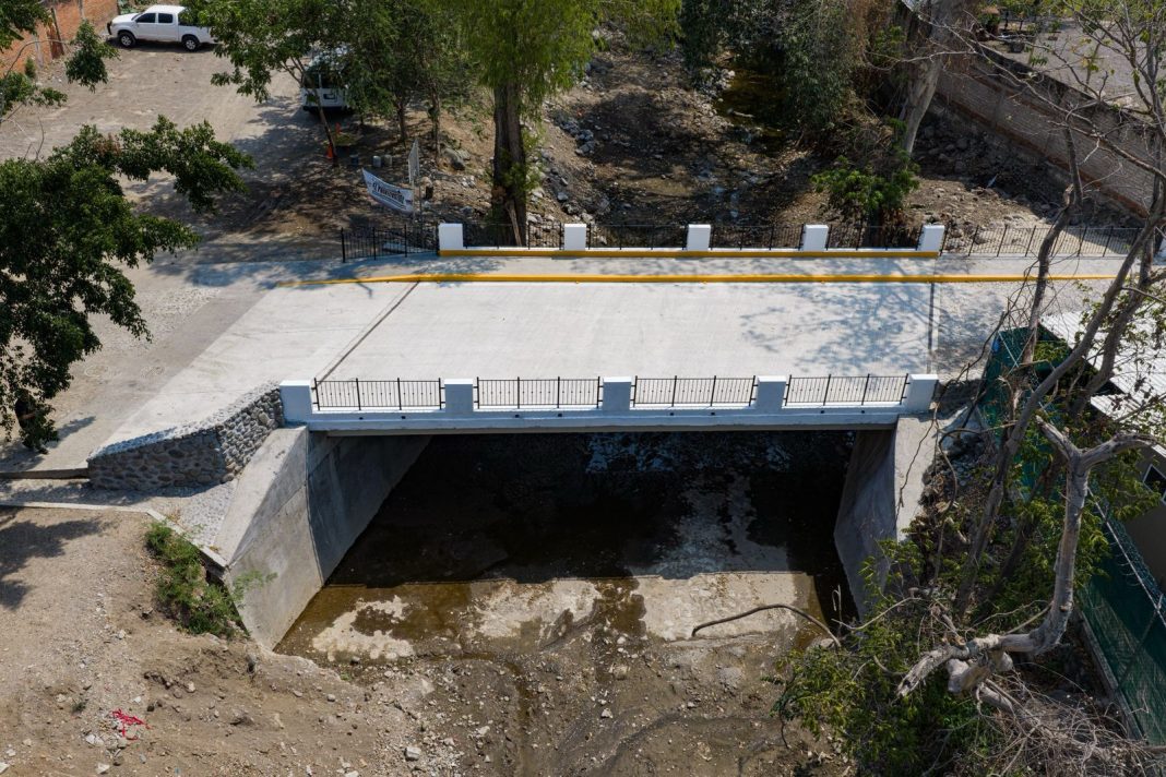 puente victora comala 02