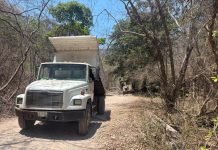 Villa de Álvarez repara camino al Agua Dulce