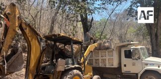 Villa de Álvarez repara camino al Agua Dulce