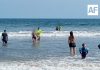 Guardavidas de la UEPC Colima y PC Manzanillo rescatan en el mar a dos mujeres de Guadalajara