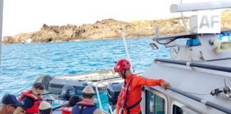 Marina evacúa por aire a mujer con problemas respiratorios en Isla Socorro