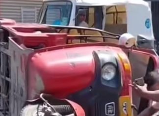 Choque entre mototaxi y motocicleta deja 2 lesionados en el centro de Manzanillo