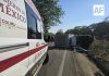Atienden volcadura de camioneta en autopista Guadalajara-Colima; conductor quedó atrapado
