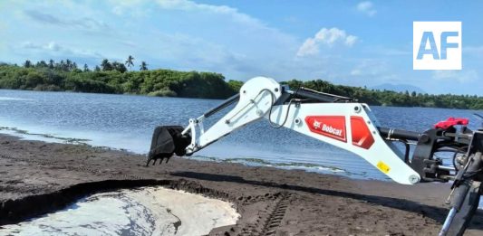 Abren la Boca de Pascuales, en Tecomán, para facilitar desalojo de agua acumulada