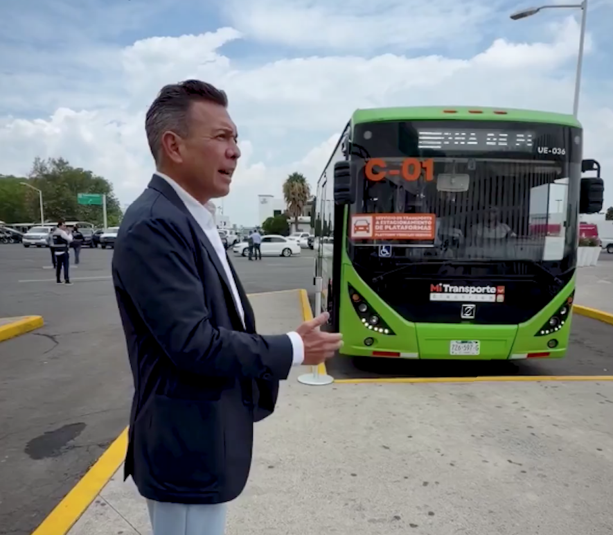 Jalisco inaugura estacionamiento para taxis de plataforma