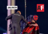 Entre empujones con policías, asistente al Fast Fest Guadalajara cae de un asta de bandera y queda lesionado