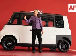 Claudia Sheinbaum Pardo, presentó Olinia 1, primer vehículo eléctrico mexicano