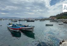 Denuncian presunto derrame de combustible en Bahía de Manzanillo; piden intervención de autoridades