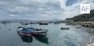 Denuncian presunto derrame de combustible en Bahía de Manzanillo; piden intervención de autoridades