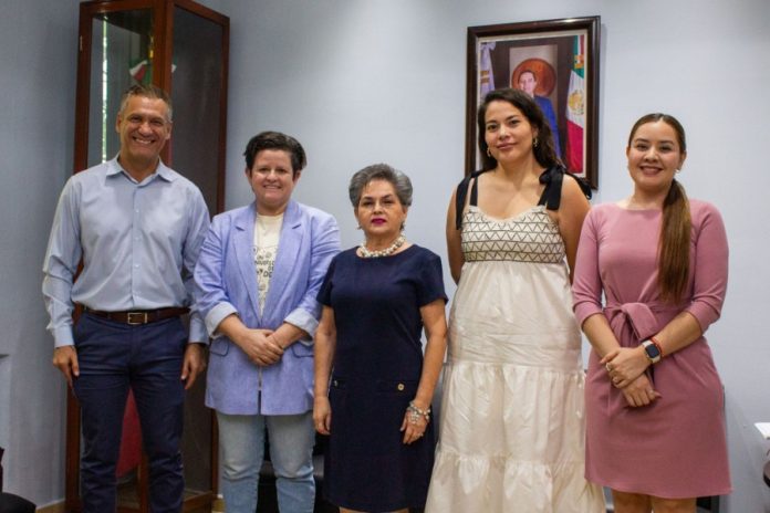 Derecho y Vinculación trabajan para fortalecer formación jurídica