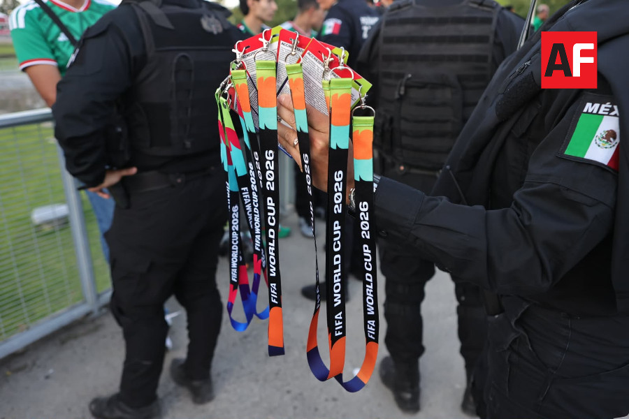 Policía de Zapopan detiene a 10 personas en operativo en el Estadio Guadalajara2